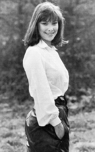 Re: CELEBRITIES IN BLOUSES 10542-re--celebrities-in-blouses.jpg