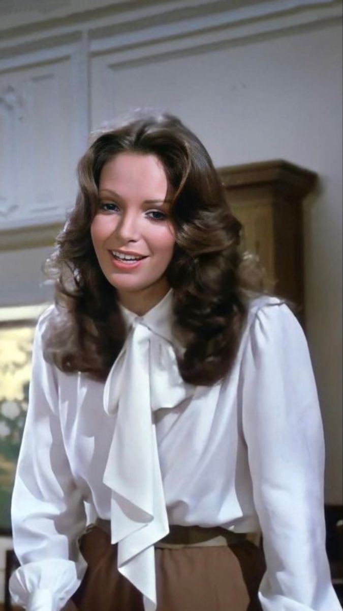 Re: CELEBRITIES IN BLOUSES 10648-re--celebrities-in-blouses.jpg