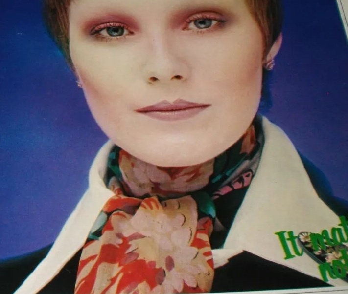 Blouses and Scarves 10676-blouses-and-scarves.jpg