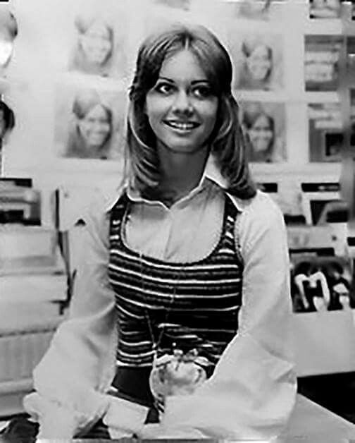 Re: CELEBRITIES IN BLOUSES 10798-re--celebrities-in-blouses.jpg