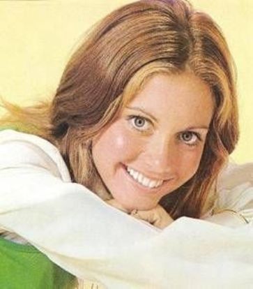 Re: CELEBRITIES IN BLOUSES 10872-re--celebrities-in-blouses.jpg