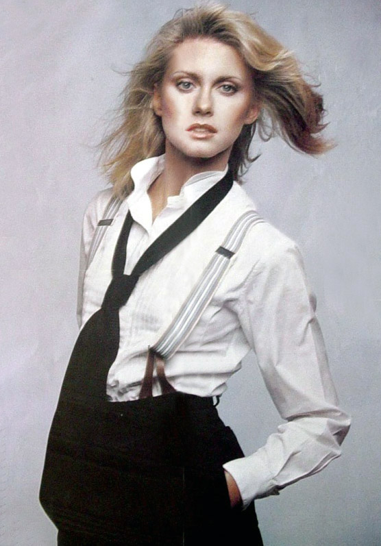 Re: CELEBRITIES IN BLOUSES 10960-re--celebrities-in-blouses.jpg