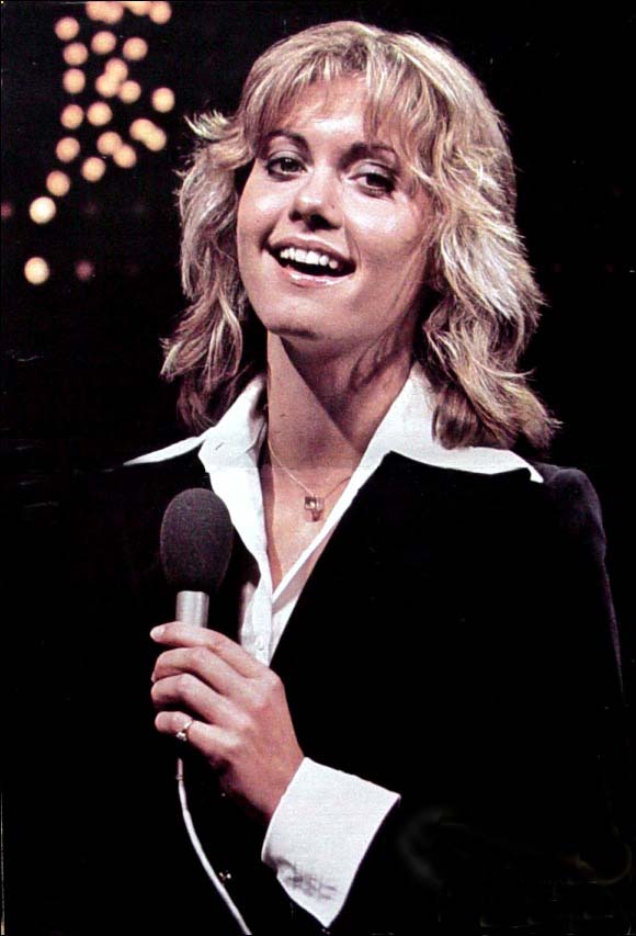 Re: CELEBRITIES IN BLOUSES 10961-re--celebrities-in-blouses.jpg