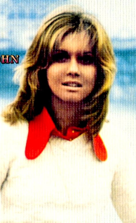 Re: CELEBRITIES IN BLOUSES 10974-re--celebrities-in-blouses.jpg