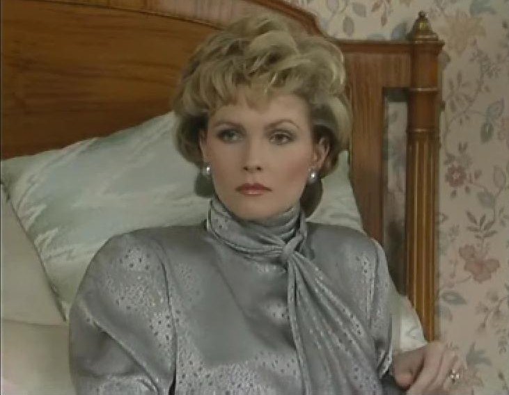 Re: CELEBRITIES IN BLOUSES 1309-re--celebrities-in-blouses.jpg