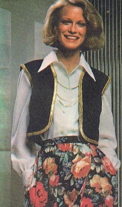 Re: CELEBRITIES IN BLOUSES 1449-re--celebrities-in-blouses.jpg