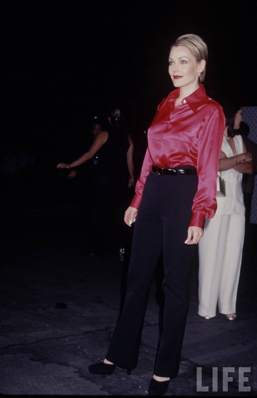 Re: CELEBRITIES IN BLOUSES 1455-re--celebrities-in-blouses.jpg