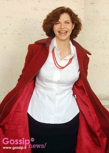 Re: CELEBRITIES IN BLOUSES 1536-re--celebrities-in-blouses.jpg