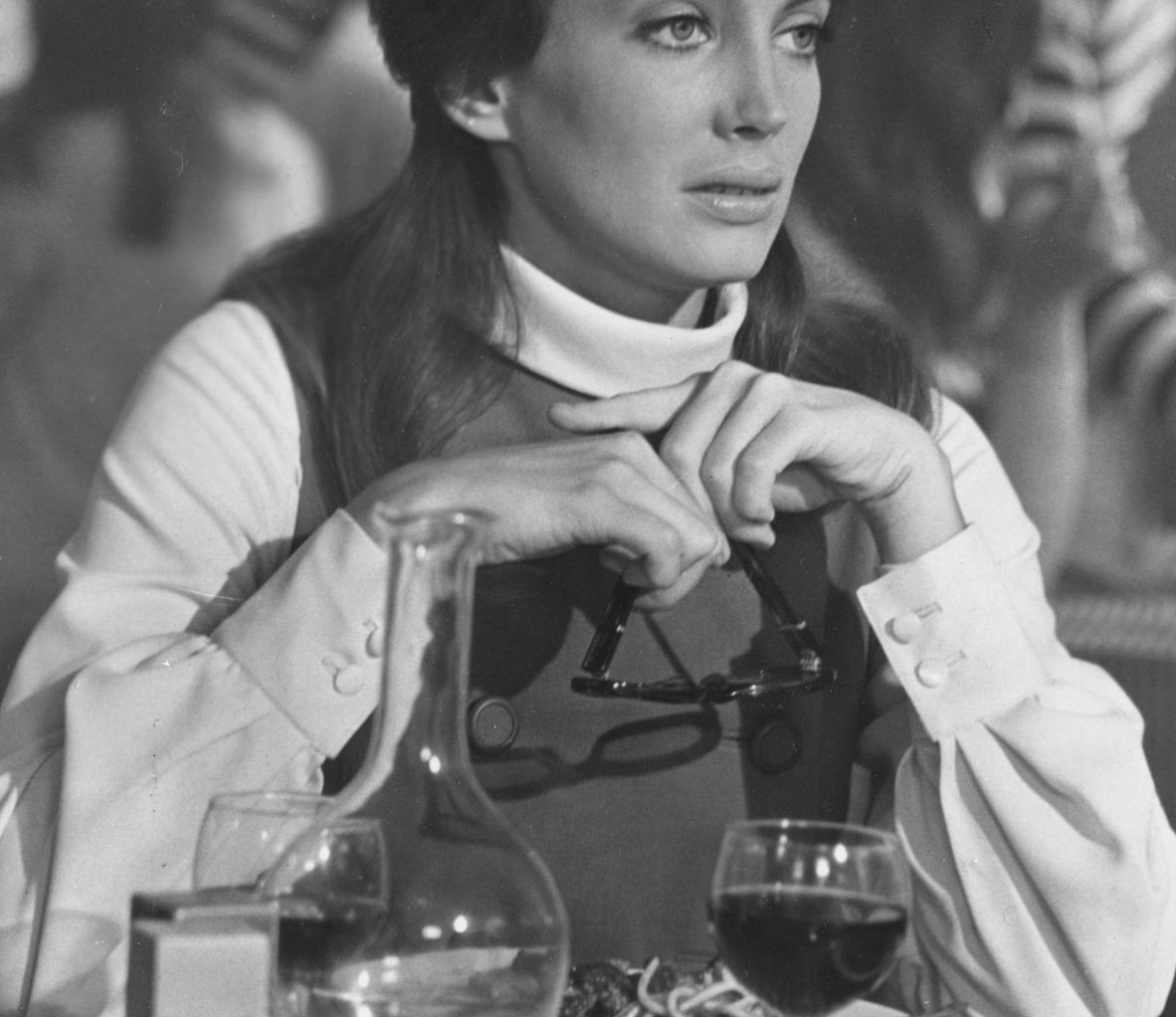 Re: CELEBRITIES IN BLOUSES 1555-re--celebrities-in-blouses.jpg