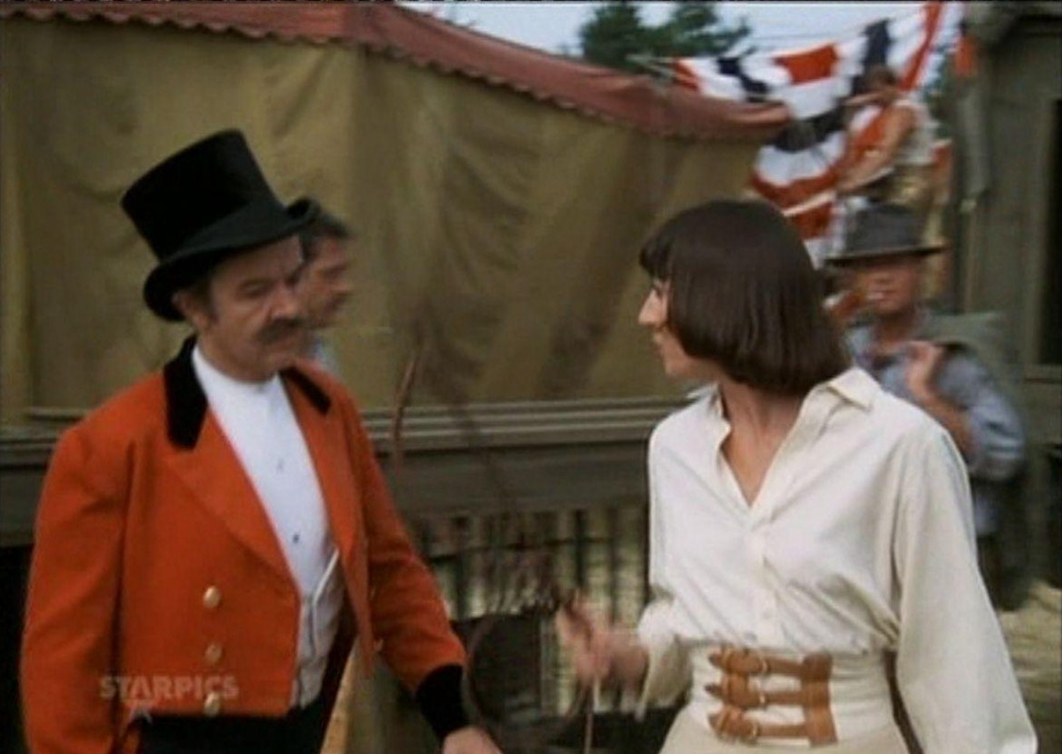 Re: CELEBRITIES IN BLOUSES 1886-re--celebrities-in-blouses.jpg