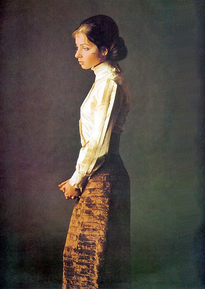 Re: CELEBRITIES IN BLOUSES 203-re--celebrities-in-blouses.jpg