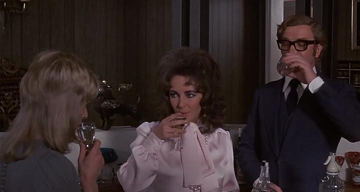 Re: CELEBRITIES IN BLOUSES 2483-re--celebrities-in-blouses.jpg