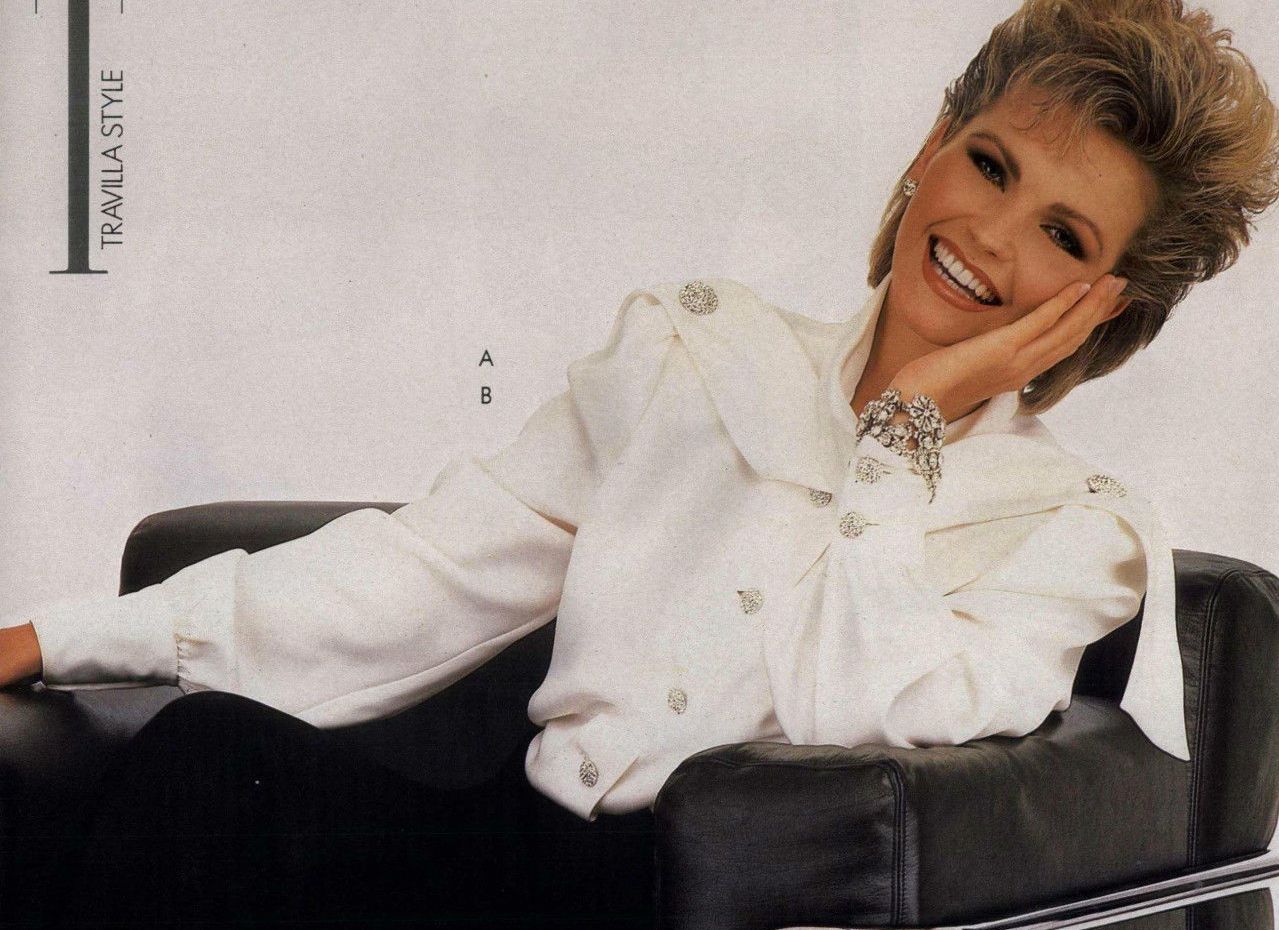 Re: CELEBRITIES IN BLOUSES 3043-re--celebrities-in-blouses.jpg