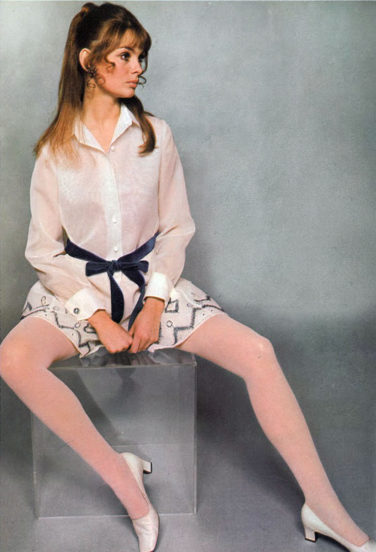 Re: CELEBRITIES IN BLOUSES 3257-re--celebrities-in-blouses.jpg