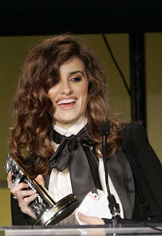 Re: CELEBRITIES IN BLOUSES 343-re--celebrities-in-blouses.jpg