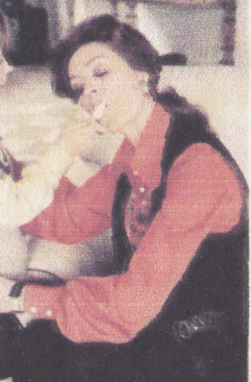 Re: CELEBRITIES IN BLOUSES 4046-re--celebrities-in-blouses.jpg