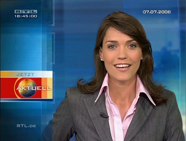 Re: CELEBRITIES IN BLOUSES 425-re--celebrities-in-blouses.jpg