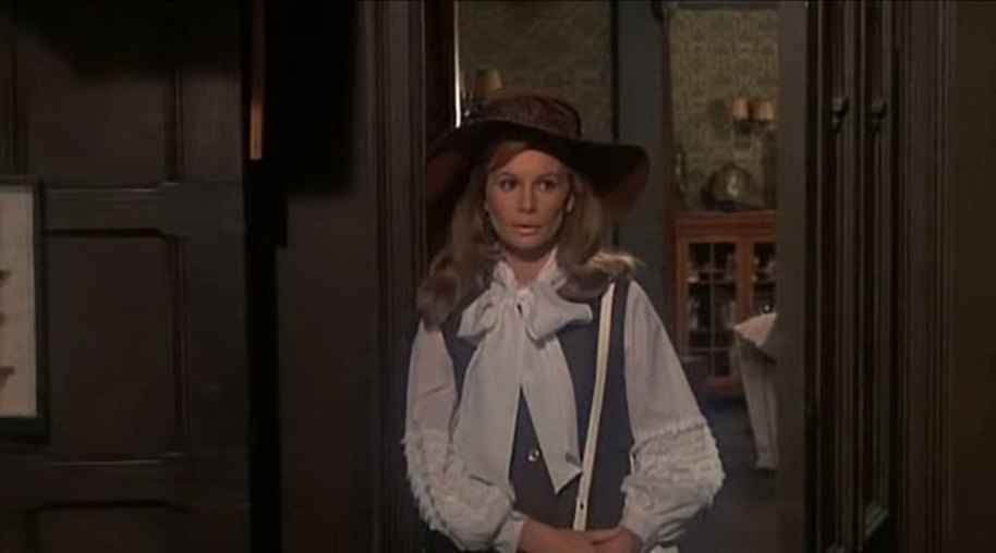 Re: CELEBRITIES IN BLOUSES 4404-re--celebrities-in-blouses.jpg