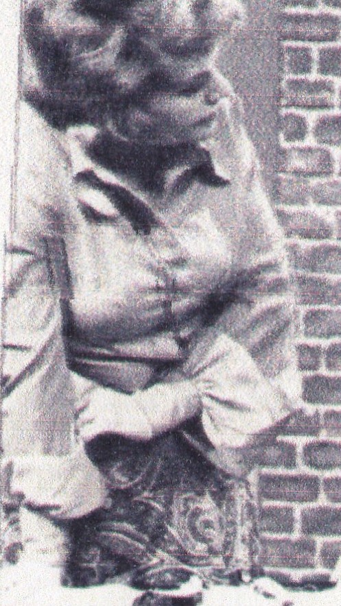 Re: CELEBRITIES IN BLOUSES 4540-re--celebrities-in-blouses.jpg