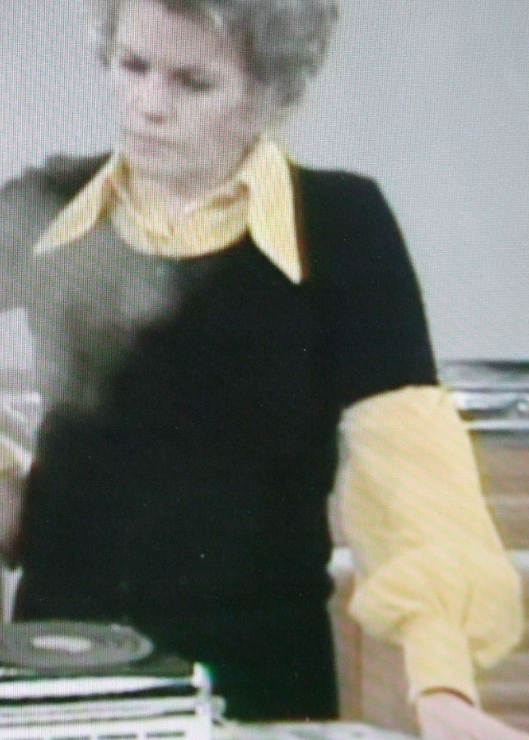 Re: CELEBRITIES IN BLOUSES 4553-re--celebrities-in-blouses.jpg