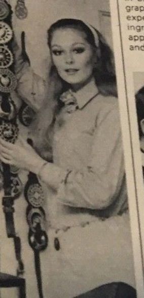 Re: CELEBRITIES IN BLOUSES 4758-re--celebrities-in-blouses.jpg