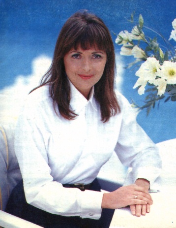 Re: CELEBRITIES IN BLOUSES 489-re--celebrities-in-blouses.jpg