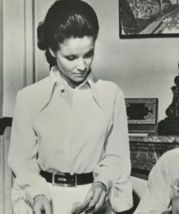 Re: CELEBRITIES IN BLOUSES 5138-re--celebrities-in-blouses.jpg