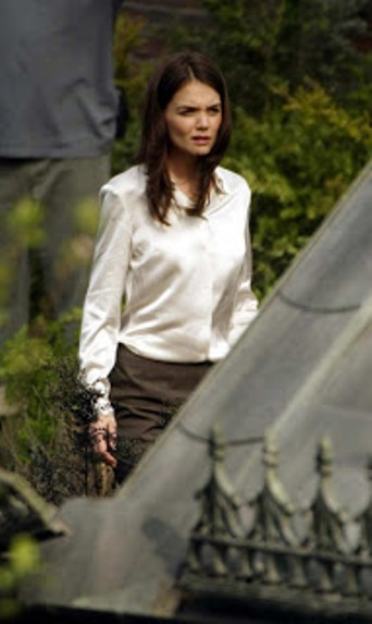 Re: CELEBRITIES IN BLOUSES 5221-re--celebrities-in-blouses.jpg