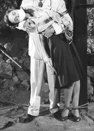 Re: CELEBRITIES IN BLOUSES 5268-re--celebrities-in-blouses.jpg