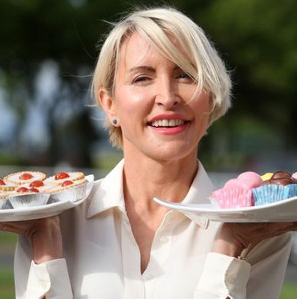 Re: CELEBRITIES IN BLOUSES 5362-re--celebrities-in-blouses.jpg