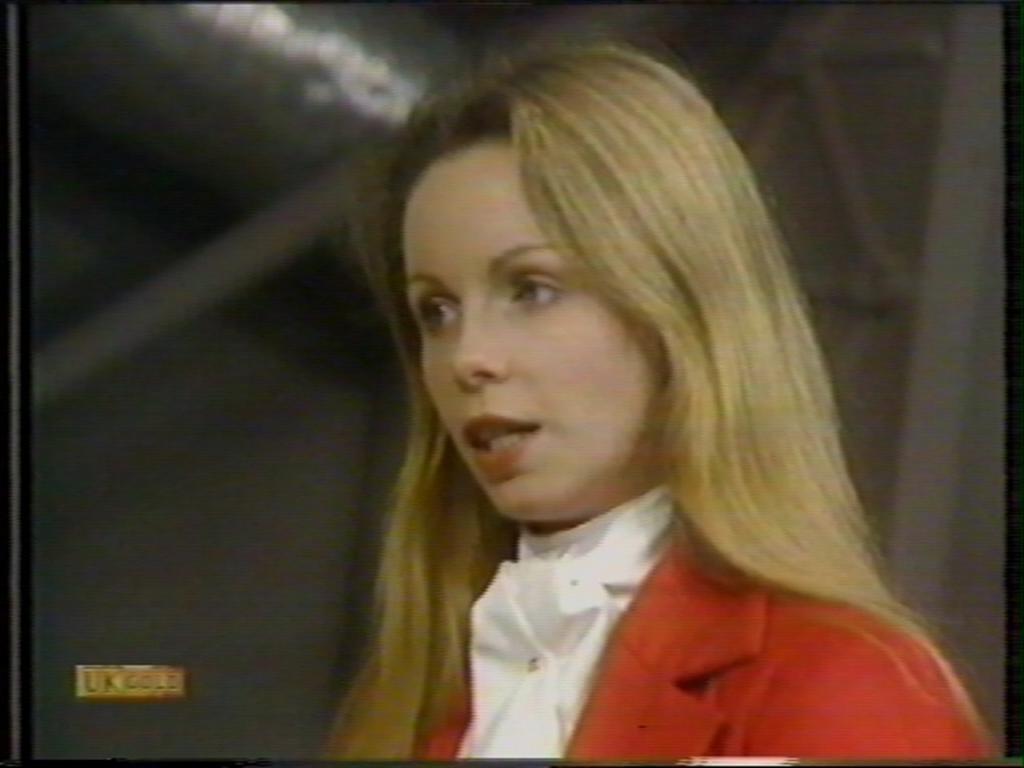 Re: CELEBRITIES IN BLOUSES 5606-re--celebrities-in-blouses.jpg