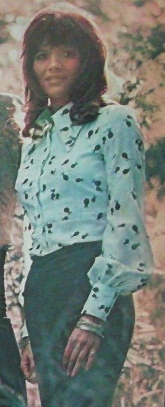 Re: CELEBRITIES IN BLOUSES 5742-re--celebrities-in-blouses.jpg