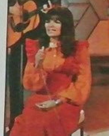 Re: CELEBRITIES IN BLOUSES 5743-re--celebrities-in-blouses.jpg