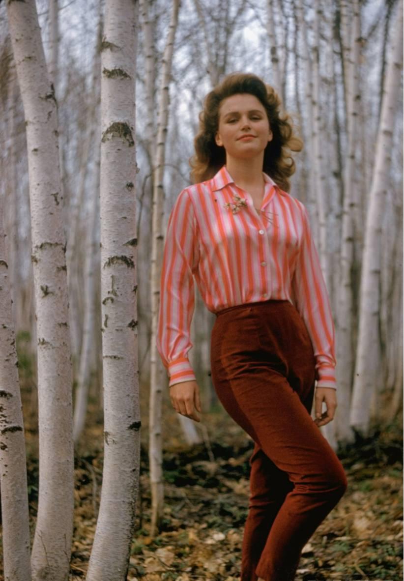 Re: CELEBRITIES IN BLOUSES 5794-re--celebrities-in-blouses.jpg