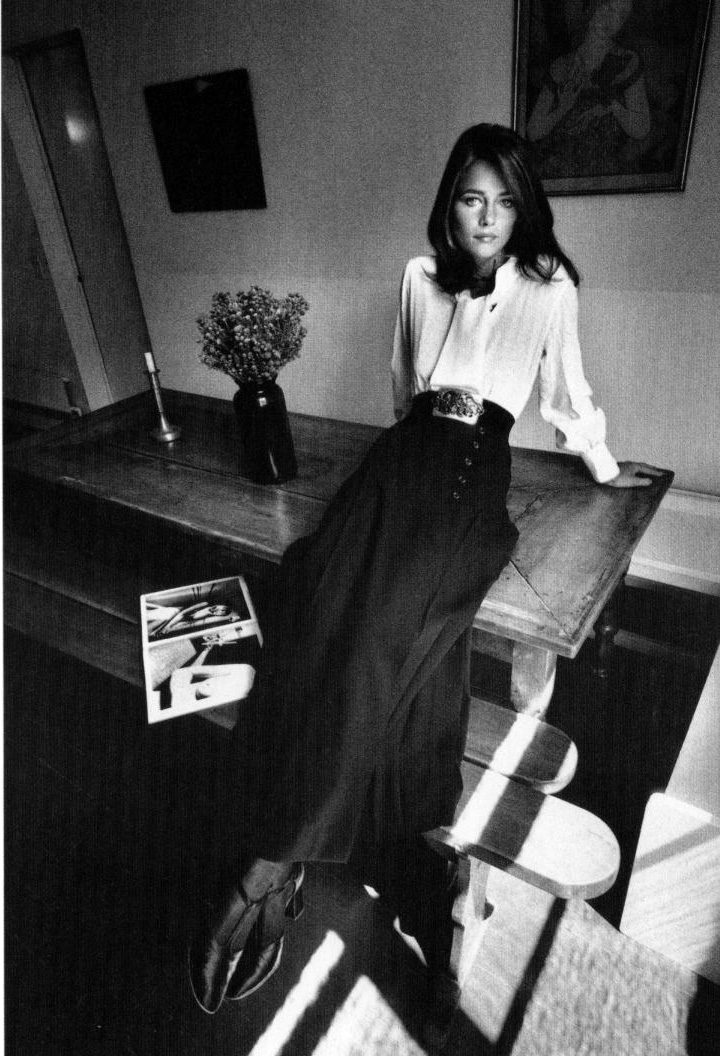 Re: CELEBRITIES IN BLOUSES 580-re--celebrities-in-blouses.jpg