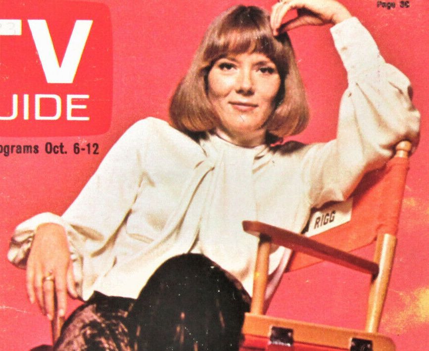 Re: CELEBRITIES IN BLOUSES 5801-re--celebrities-in-blouses.jpg