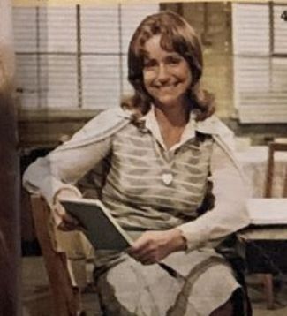 Re: CELEBRITIES IN BLOUSES 5822-re--celebrities-in-blouses.jpg