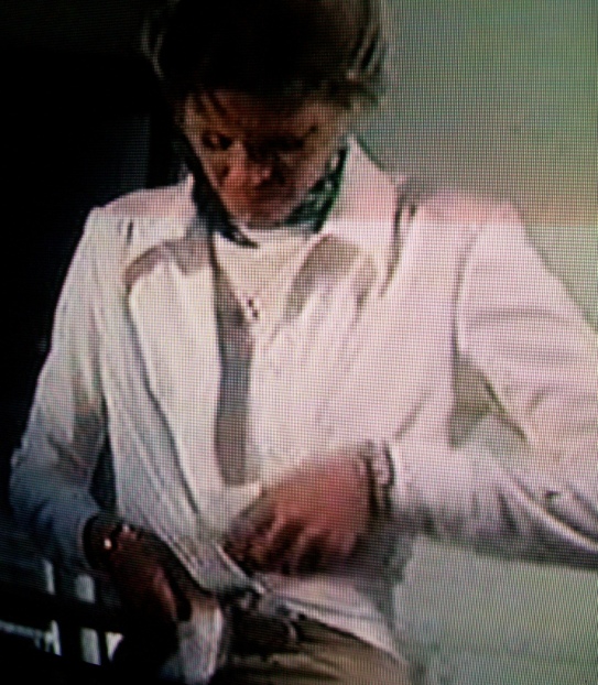 Re: CELEBRITIES IN BLOUSES 6057-re--celebrities-in-blouses.jpg