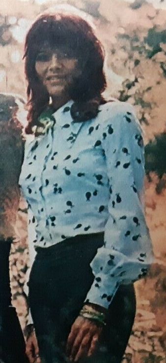 Re: CELEBRITIES IN BLOUSES 6085-re--celebrities-in-blouses.jpg