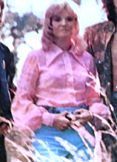 Re: CELEBRITIES IN BLOUSES 6304-re--celebrities-in-blouses.jpg