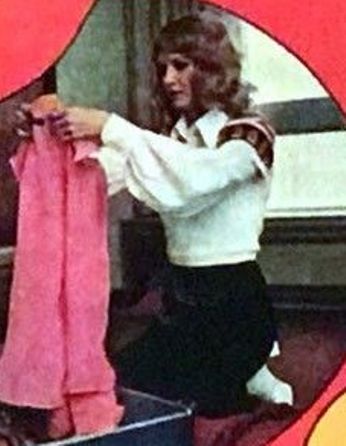 Re: CELEBRITIES IN BLOUSES 6305-re--celebrities-in-blouses.jpg