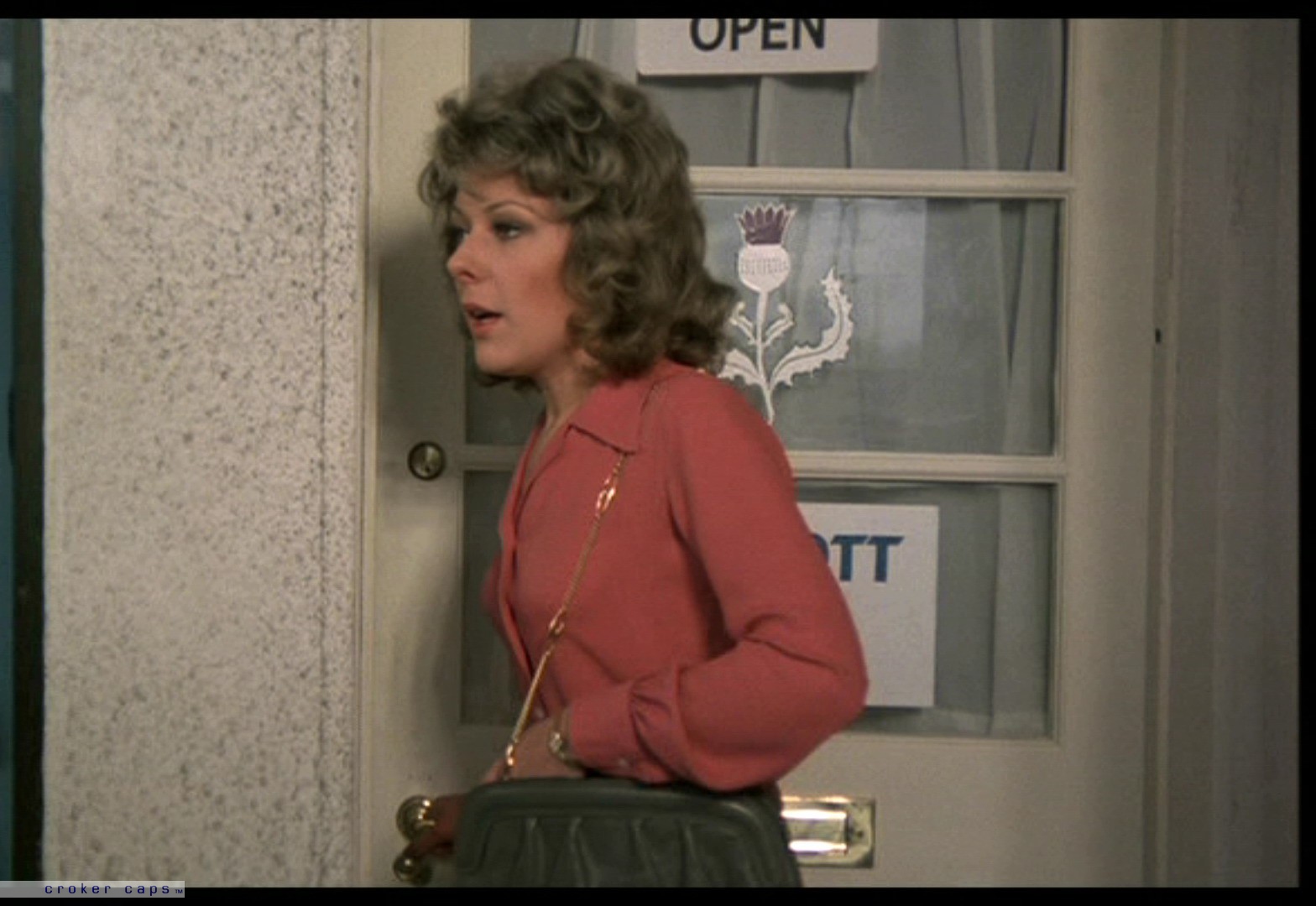 Re: CELEBRITIES IN BLOUSES 6337-re--celebrities-in-blouses.jpg