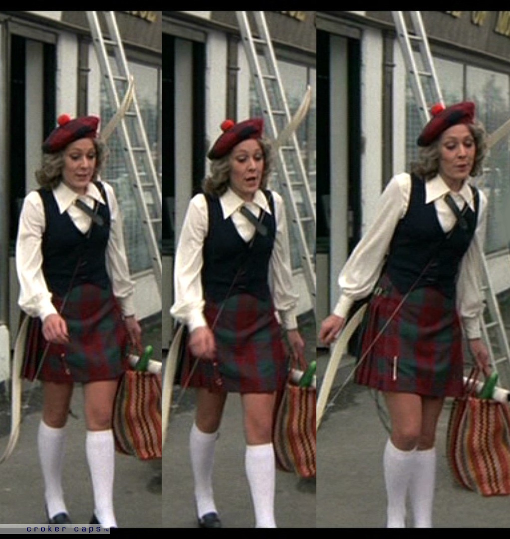 Re: CELEBRITIES IN BLOUSES 6346-re--celebrities-in-blouses.jpg