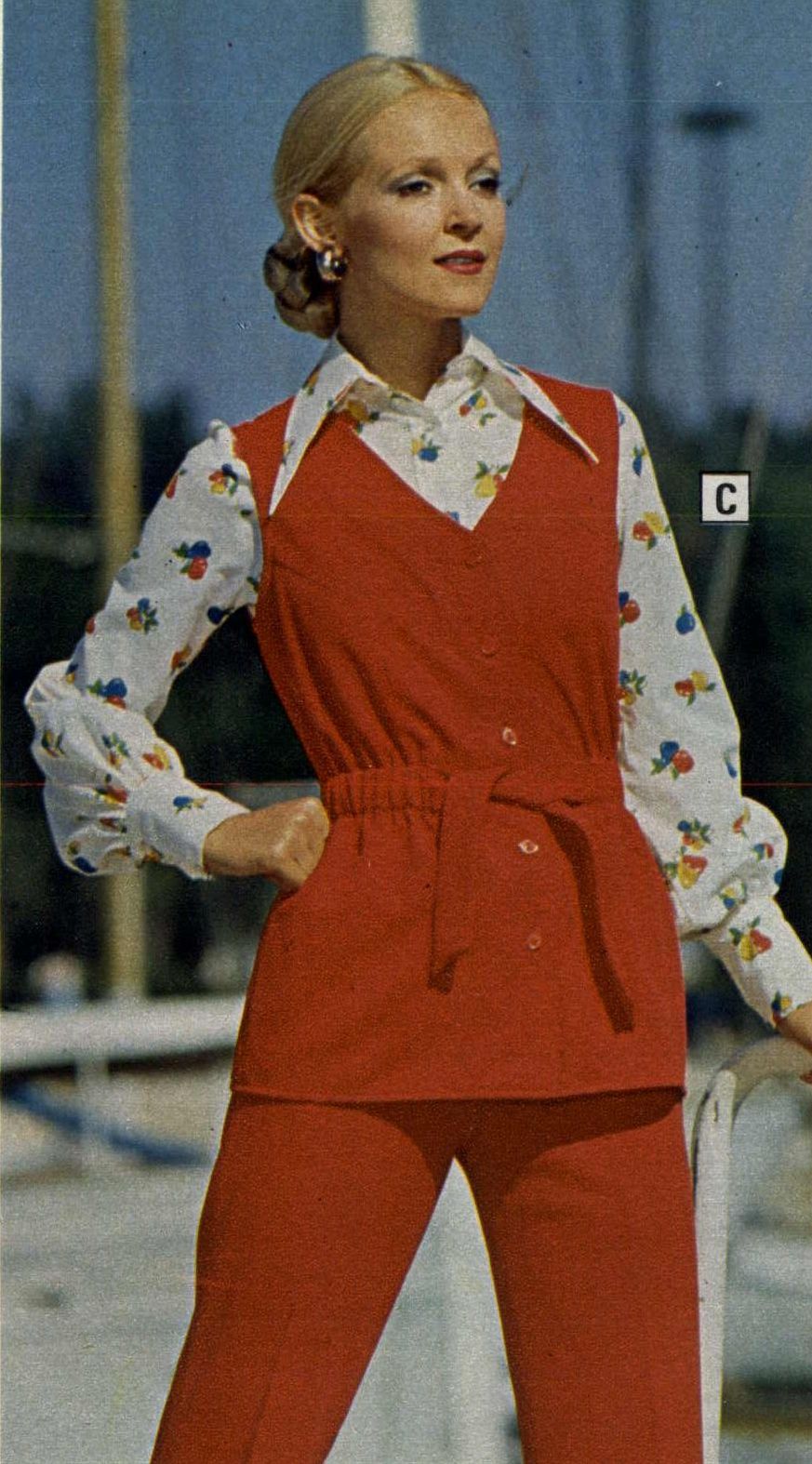 Catalogue Girls 6692-catalogue-girls.jpg