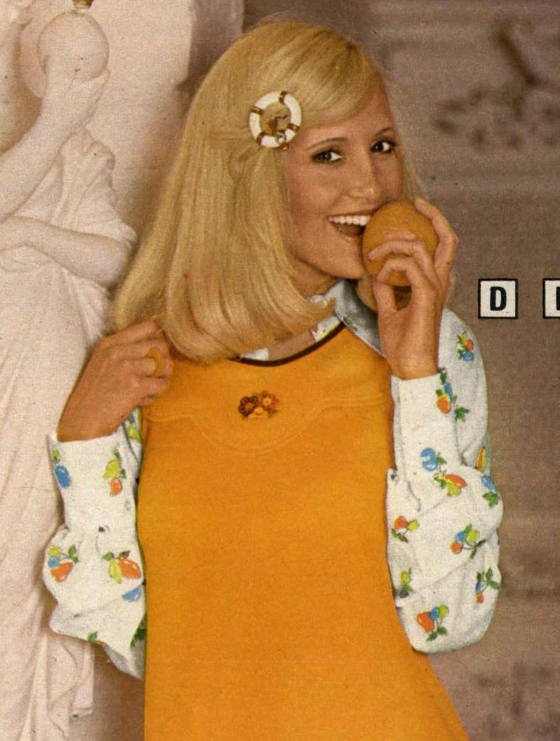 Catalogue Girls 6712-catalogue-girls.jpg