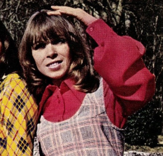 Catalogue Girls 7151-catalogue-girls.jpg