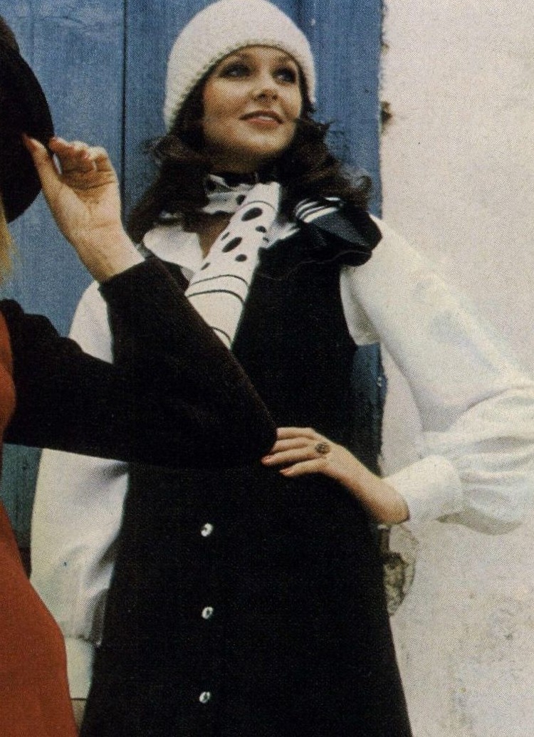 Catalogue Girls 7174-catalogue-girls.jpg