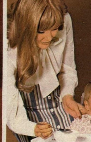 Catalogue Girls 7369-catalogue-girls.jpg