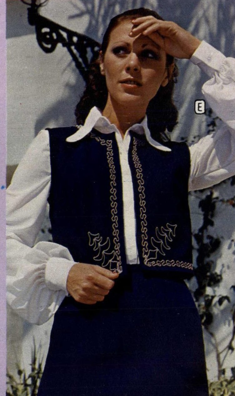 Catalogue Girls 7372-catalogue-girls.jpg