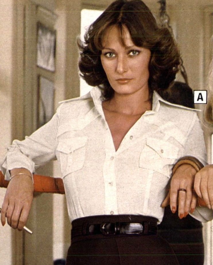 Catalogue Girls 7490-catalogue-girls.jpg